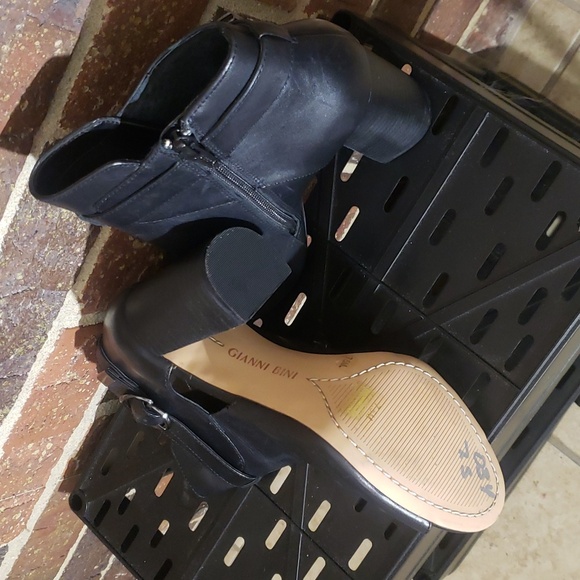 Gianni Bini booties. - Picture 8 of 8